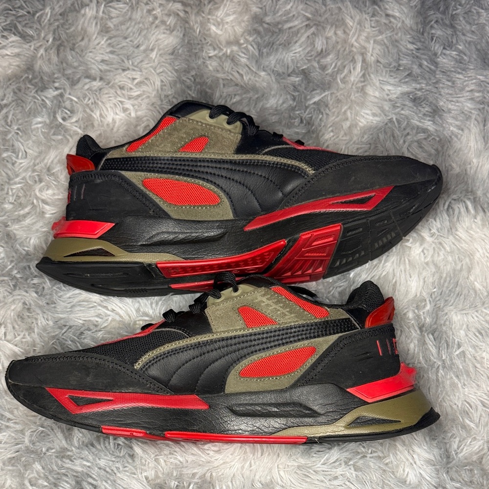 Puma Men's Mirage Sport Tipoff Athletic Shoes - Black and Red size 9.5